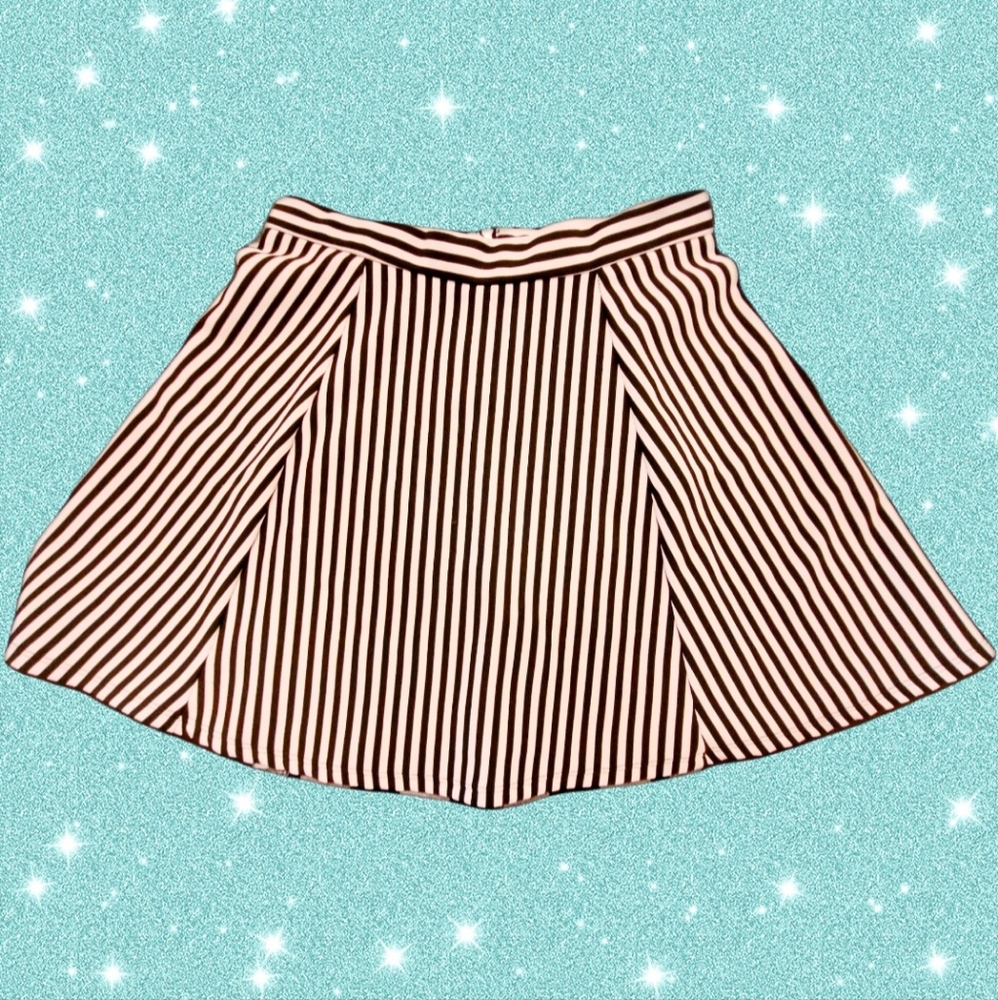 Papaya | Black & White Striped Mini Skater Skirt with Zipper Women's Size Large